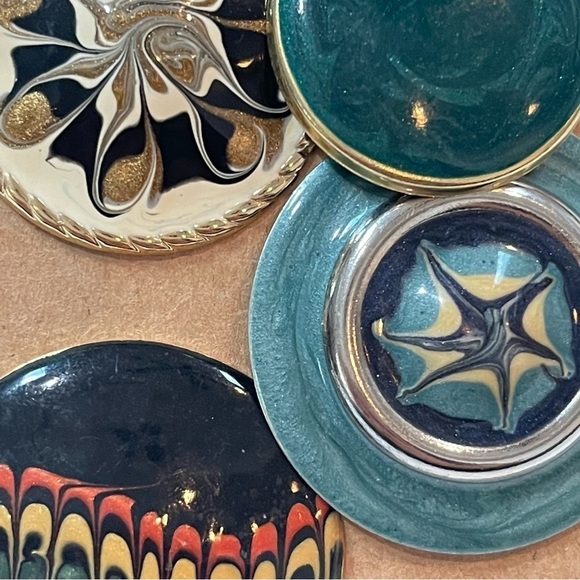 Vintage Button Shape Enamel Mismatched Earrings - Picture 8 of 8